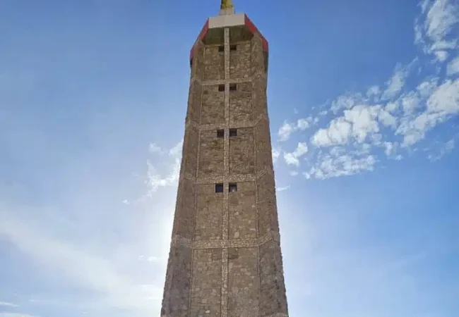 Gobernador Luis Caldera anunció obra de restauración en el Faro Estratégico de Punta y la construcción de la plaza en Castilletes