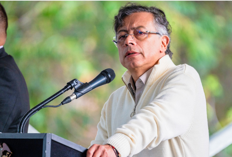 Petro ordenó bombardeo contra las FARC: disidencia que ha perpetrado más acciones terroristas en Colombia